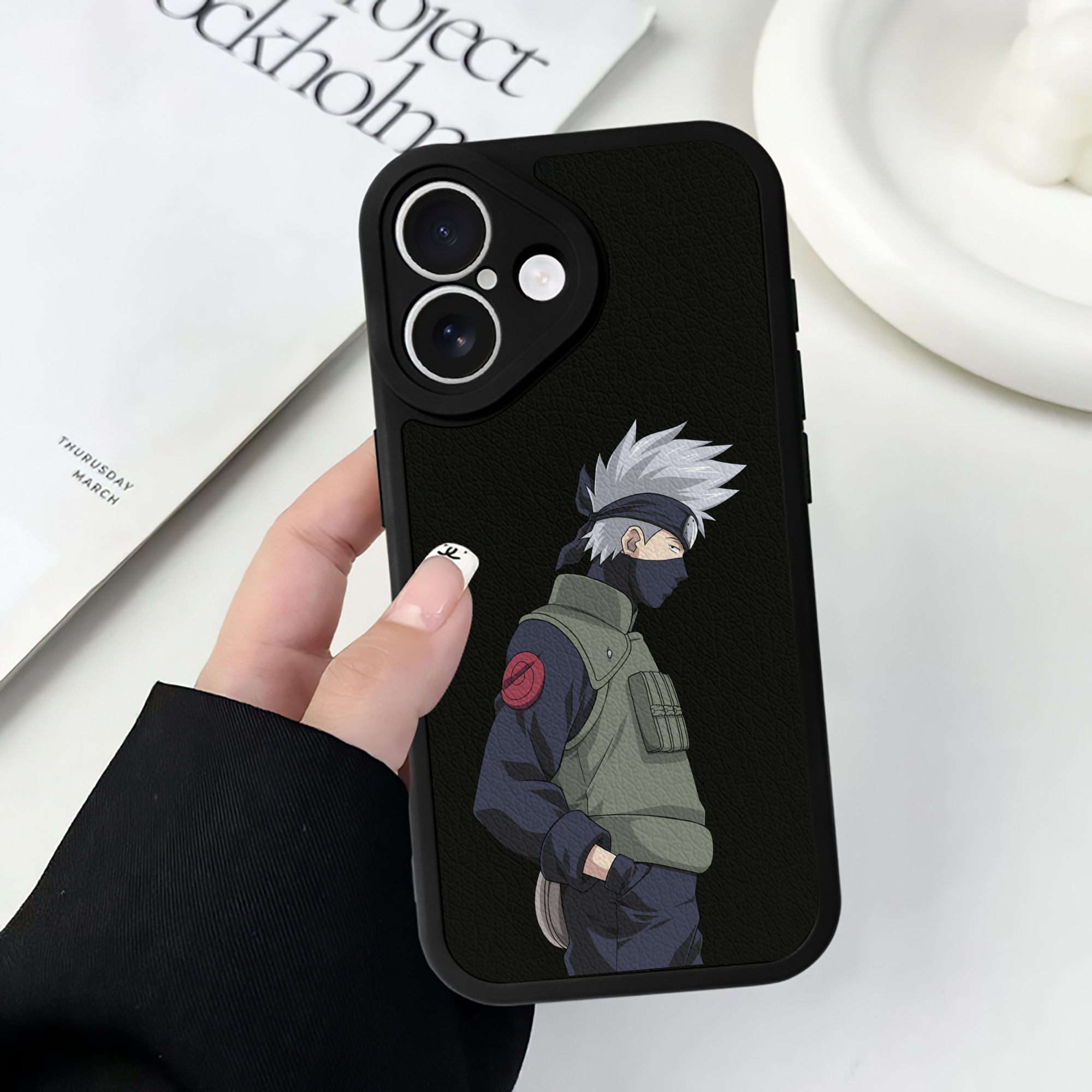（画像用） NARUTO -ナルト- はたけ カカシ Hatake Kakashi 【iPhone 16シリーズ対応】シリコンスマホケース（レザー調） 材質：シリコン